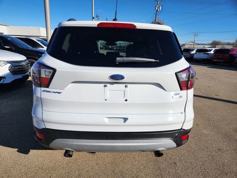 Used 2018 Ford Escape SE w/ Ford Safe & Smart Package image 6