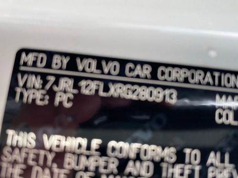 Used 2024 Volvo S60 B5 Plus FWD image 32