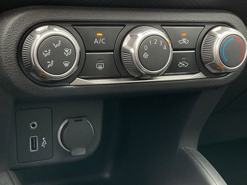 New 2025 Nissan Kicks Play S image 30