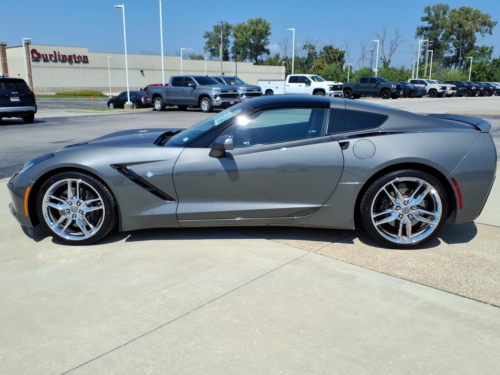 Used 2016 Chevrolet Corvette Stingray Coupe w/ 2LT Preferred Equipment Group RWD image 4