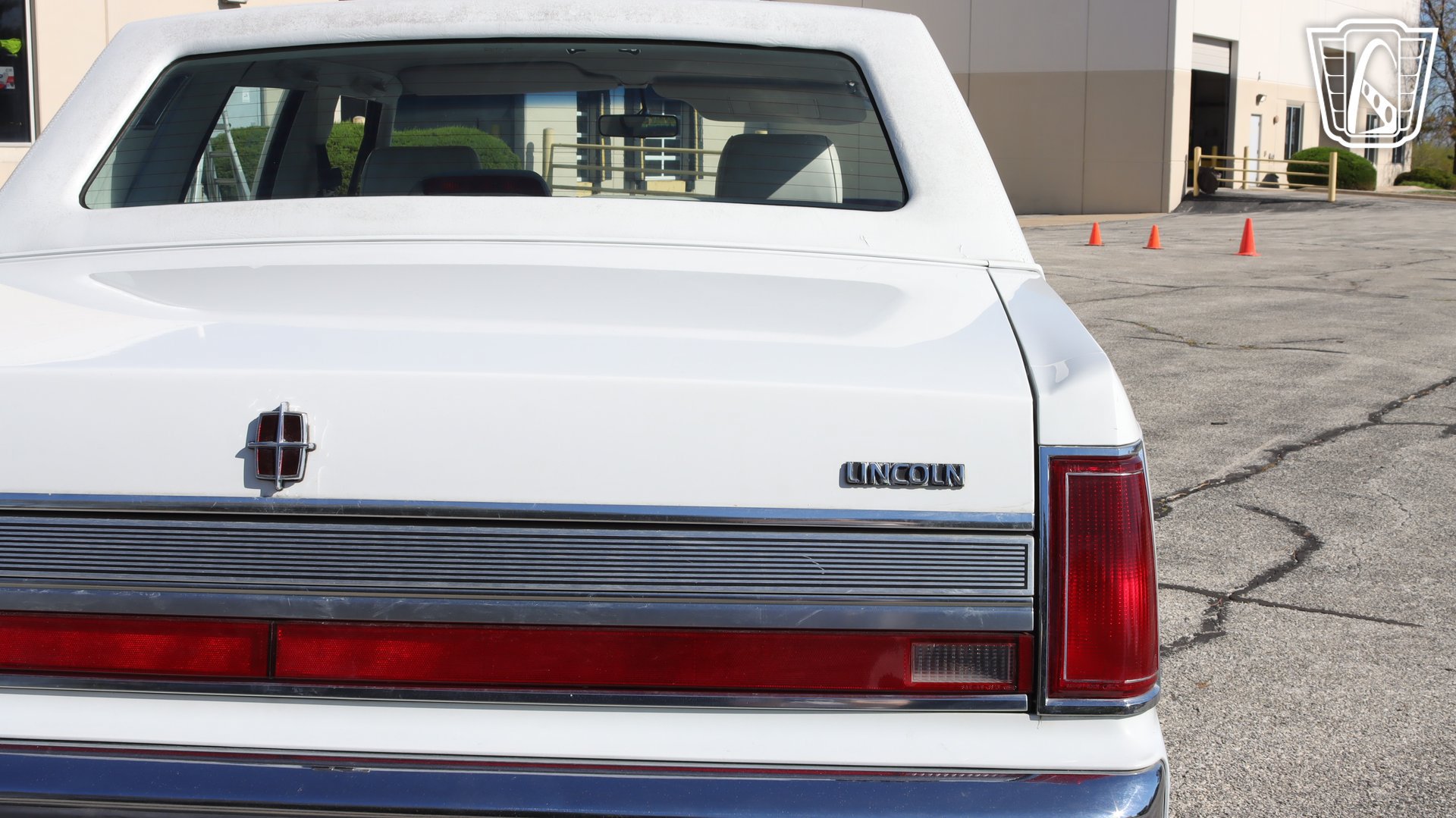 Used 1989 Lincoln Town Car Signature RWD image 40
