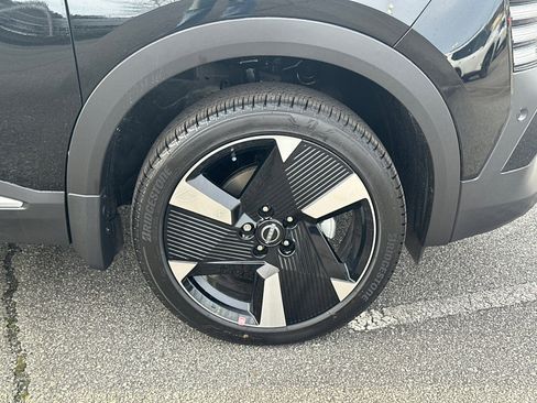 New 2026 Nissan Kicks SR image 12