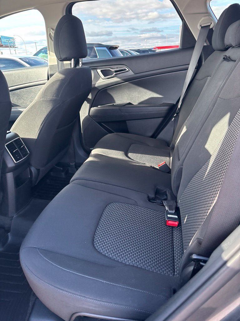 Used 2023 Kia Sportage LX AWD/4WD image 24