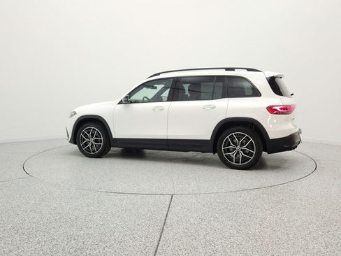 Used 2023 Mercedes-Benz EQB 350 4MATIC SUV image 8