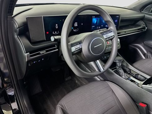 Used 2025 Hyundai Santa Cruz SE AWD/4WD image 18