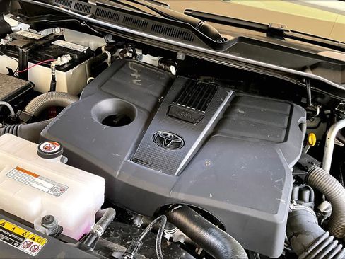 Used 2026 Toyota Tundra Limited AWD/4WD image 31