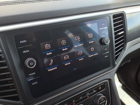 Certified 2021 Volkswagen Atlas SE image 28