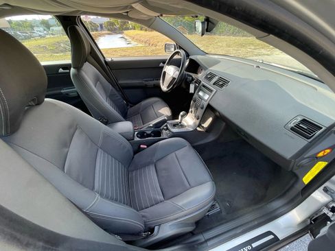 Used 2005 Volvo S40 2.4i image 25