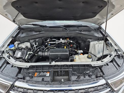 Used 2024 Ford Explorer XLT RWD image 30