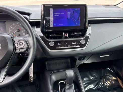 Used 2025 Toyota Corolla LE FWD image 20