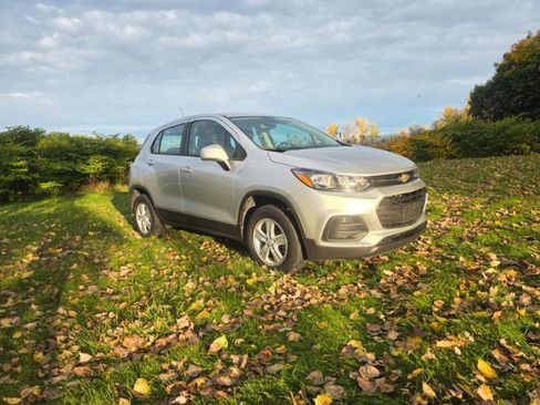Used 2018 Chevrolet Trax LS AWD/4WD image 12