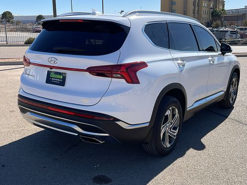 Used 2023 Hyundai Santa Fe SEL w/ Premium Package image 8