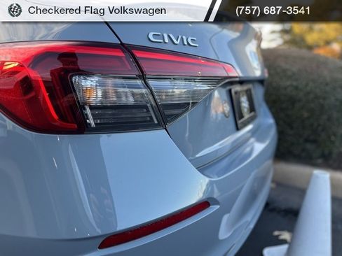 Used 2023 Honda Civic Sport image 9