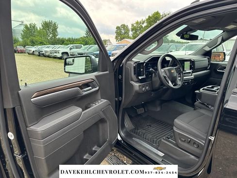 Used 2025 Chevrolet Silverado 1500 LT AWD/4WD image 9