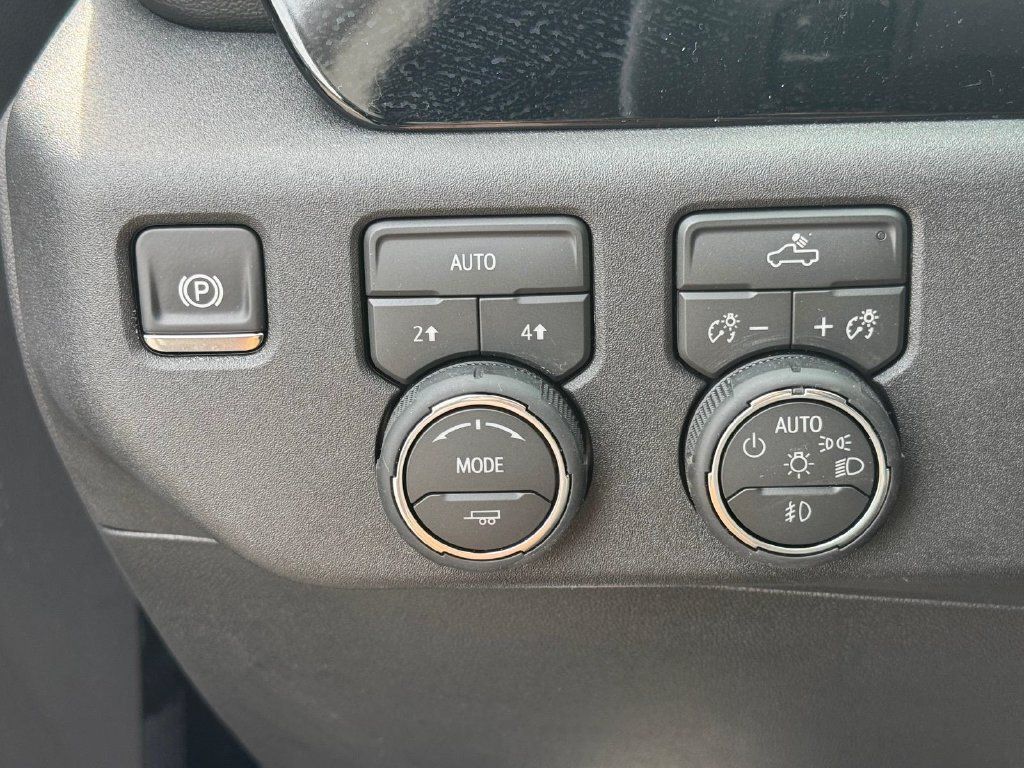 Used 2026 Chevrolet Silverado 1500 RST w/ RST Select Package AWD/4WD image 18