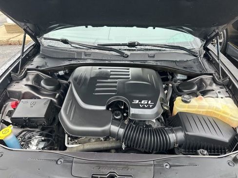 Used 2022 Dodge Charger SXT w/ Blacktop Package image 31