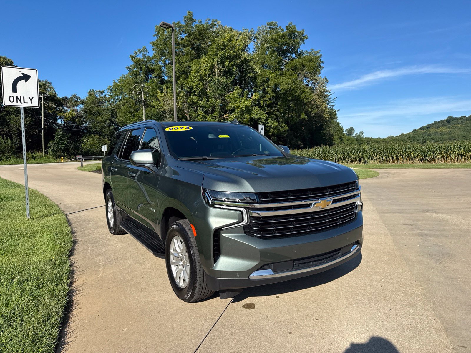 Used 2024 Chevrolet Tahoe LT AWD/4WD image 3