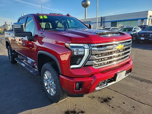 Used 2025 Chevrolet Silverado 3500 High Country w/ High Country Premium Package AWD/4WD image 3