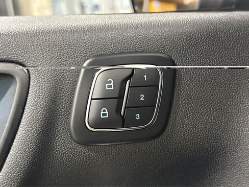 Used 2024 Ford Escape Platinum AWD/4WD image 17