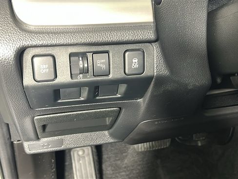 Used 2017 Subaru Forester 2.5i Premium AWD/4WD image 24