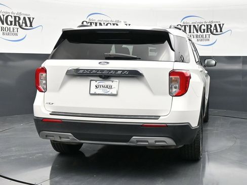 Used 2021 Ford Explorer XLT w/ Equipment Group 202A RWD image 8