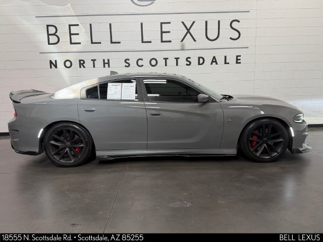 Used 2017 Dodge Charger R/T Scat Pack w/ Beats Audio Group RWD image 2