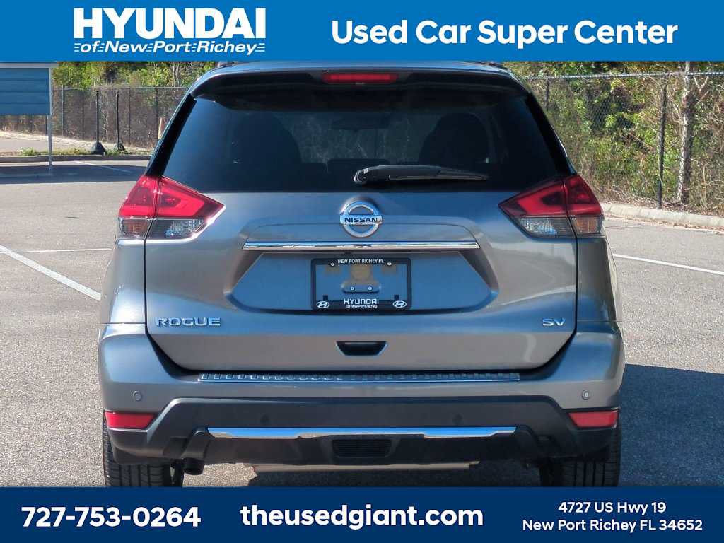 Used 2019 Nissan Rogue SV w/ Premium Package FWD image 4