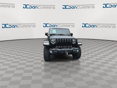 Used 2023 Jeep Gladiator Sport image 3