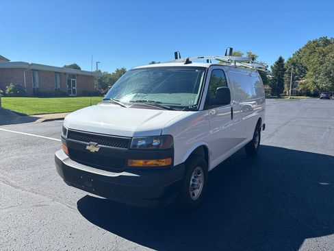 Used 2024 Chevrolet Express 2500 w/ Driver Convenience Package image 3