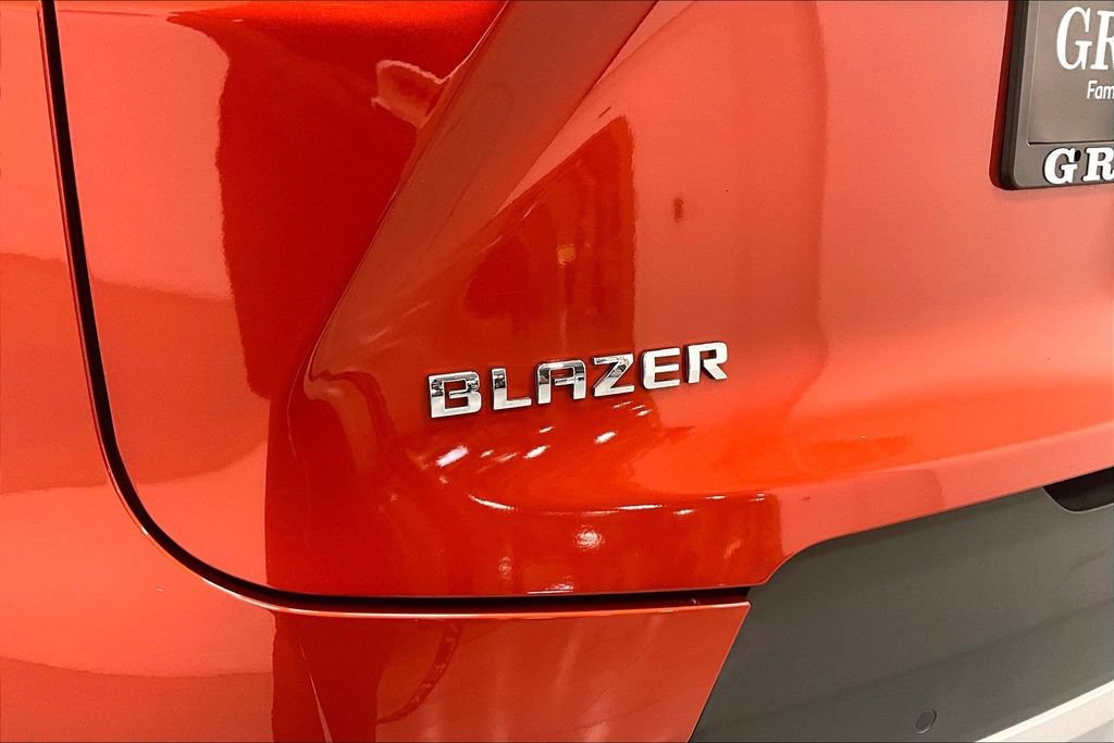 Used 2022 Chevrolet Blazer LT FWD image 32