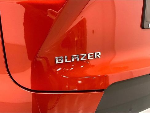 Used 2022 Chevrolet Blazer LT FWD image 32