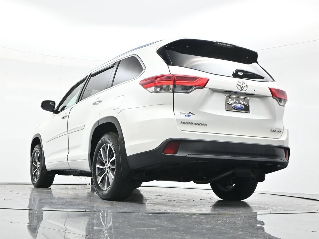 Used 2017 Toyota Highlander XLE AWD/4WD image 50