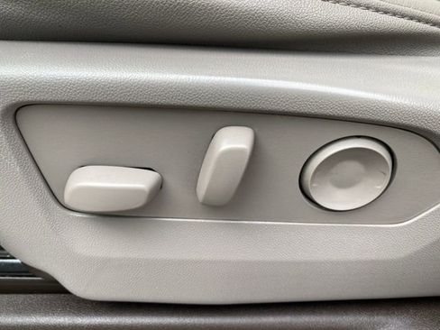 Used 2024 GMC Sierra 2500 SLT w/ SLT Premium Package image 21