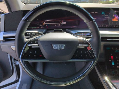 Used 2025 Cadillac Escalade IQ Luxury 1 image 18