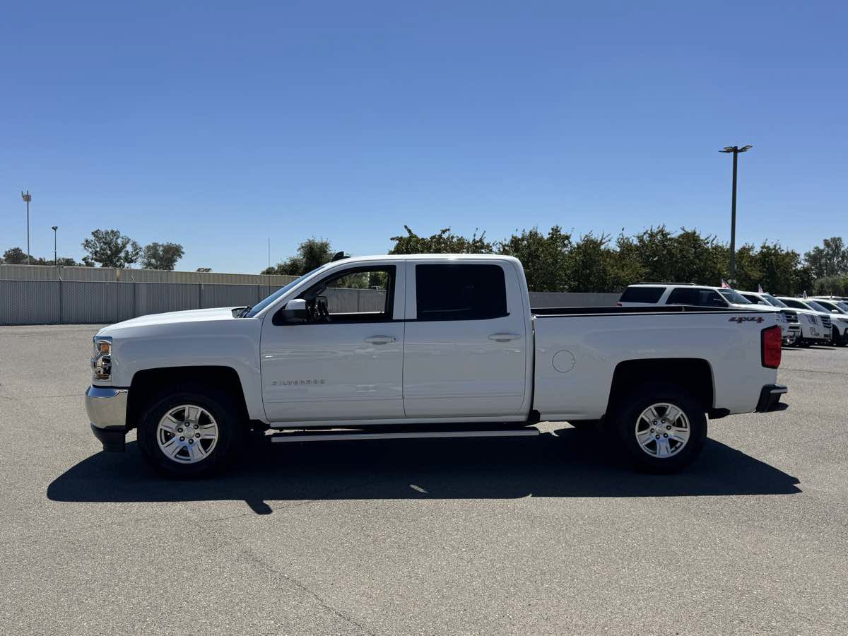Used 2017 Chevrolet Silverado 1500 LT AWD/4WD image 6