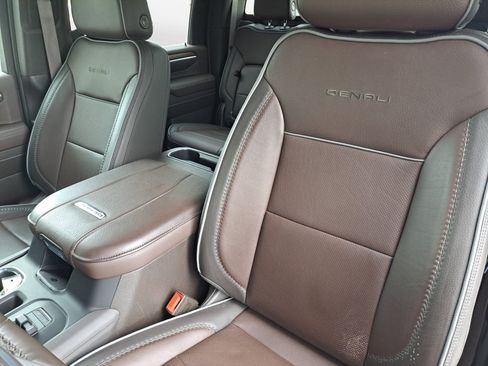 Used 2024 GMC Sierra 2500 Denali w/ Technology Package AWD/4WD image 11