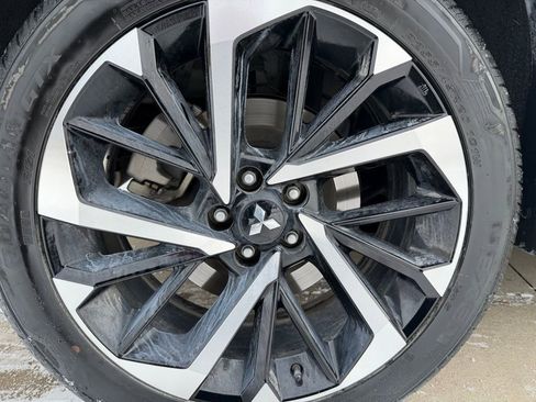 Used 2024 Mitsubishi Outlander SE Black Edition image 32