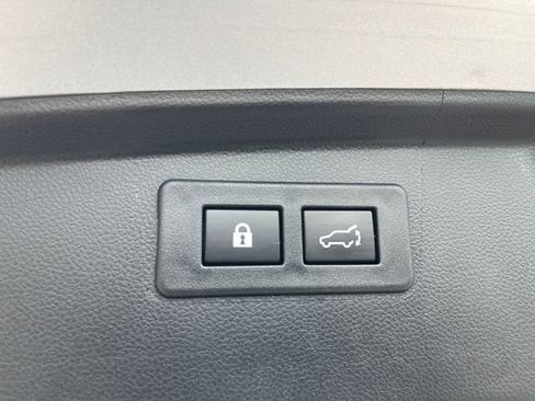 Used 2024 Subaru Outback Premium AWD/4WD image 18