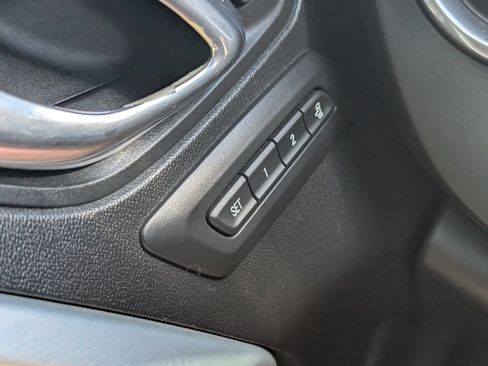 Used 2018 Chevrolet Camaro SS RWD image 11