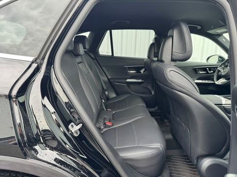 Used 2025 Mercedes-Benz GLC 300 image 16