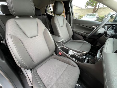 Used 2025 Buick Encore GX Preferred image 36