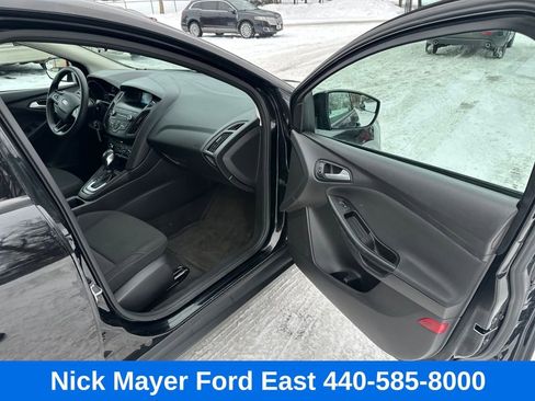 Used 2018 Ford Focus SE image 9