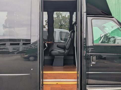 Used 2012 Ford E-350 and Econoline 350 Super Duty w/ Shuttle Bus Prep Pkg RWD image 11