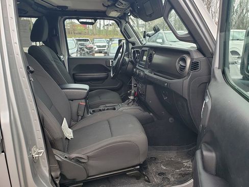 Used 2020 Jeep Wrangler Unlimited Sport image 9