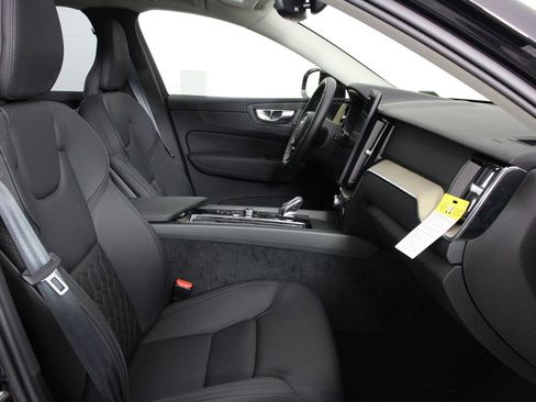 Certified 2026 Volvo XC60 B5 Plus AWD/4WD image 29