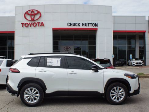 Used 2026 Toyota Corolla Cross LE AWD/4WD image 19