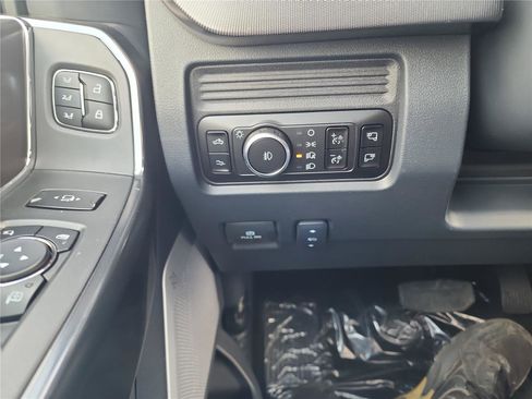 New 2026 Ford F250 Platinum image 34