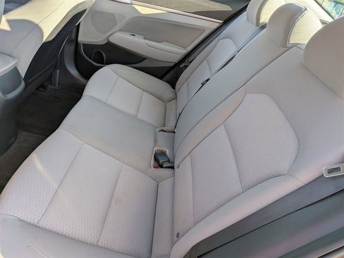 Used 2020 Hyundai Elantra SEL image 24