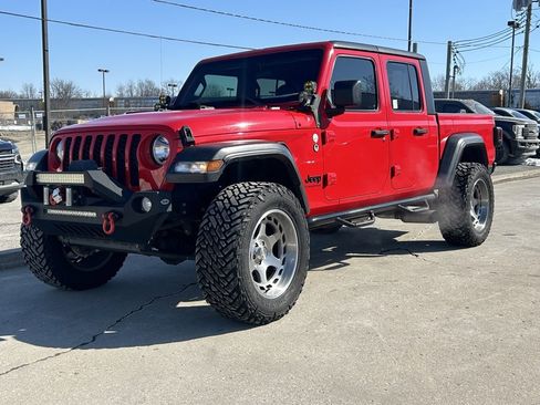 Used 2020 Jeep Gladiator Sport w/ Quick Order Package 24S image 2