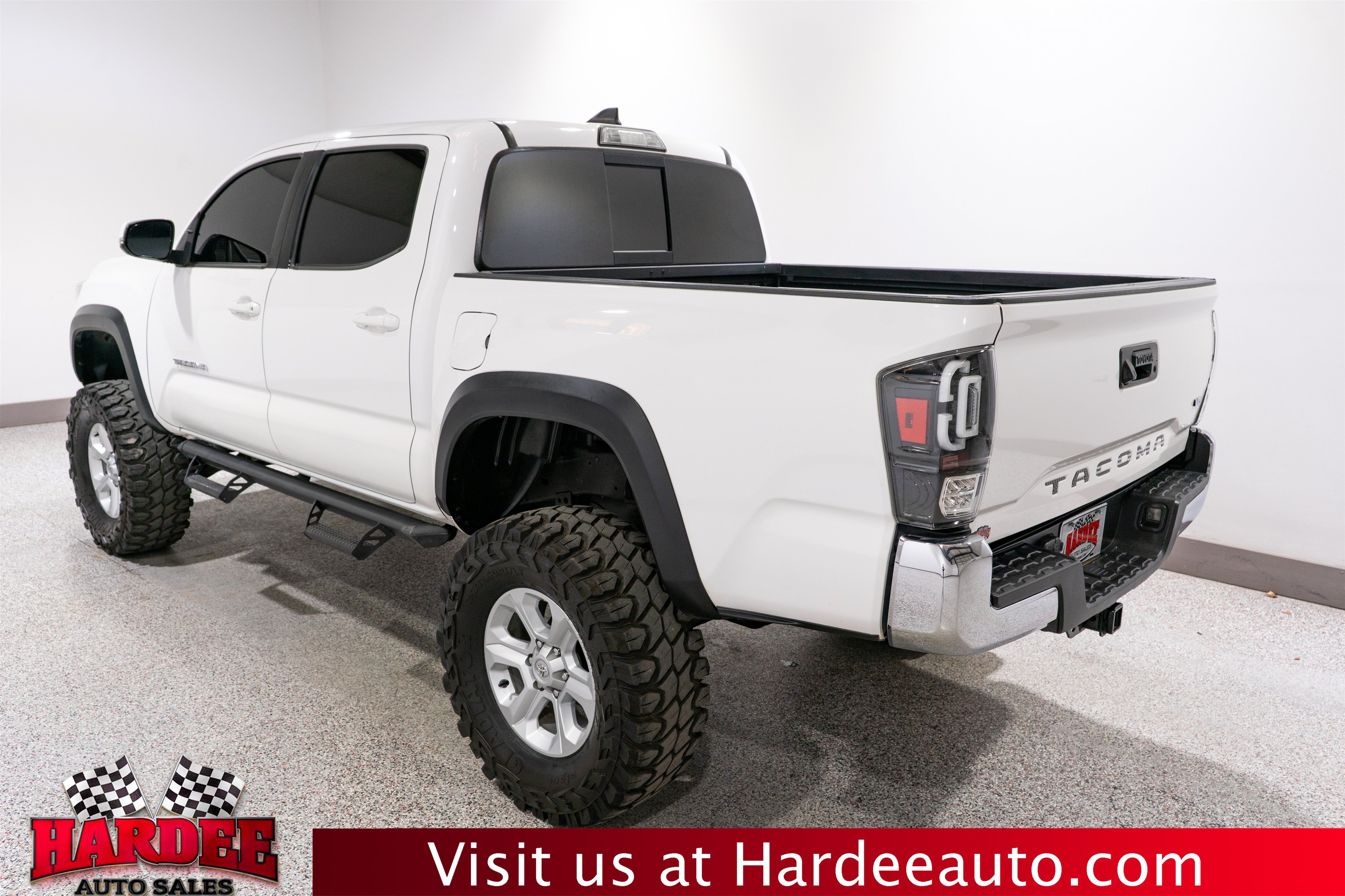 Used 2018 Toyota Tacoma TRD Off-Road AWD/4WD image 3